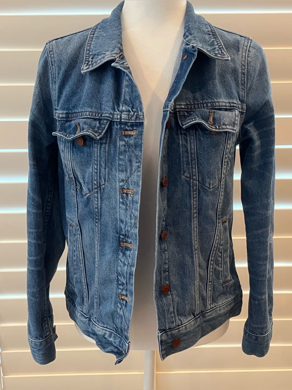 Madewell classic denim jacket M